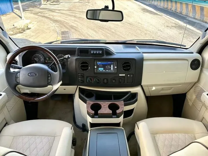 2011 Ford E350 5.4L 258HP V8 5AT,autocango,china used car exporter,china ev exporter,chinese used car exporter,chinese used ev exporter