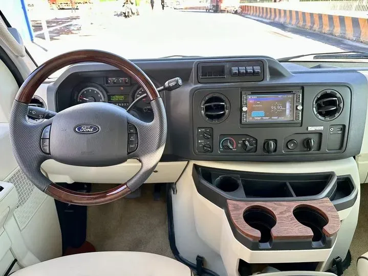 2011 Ford E350 5.4L 258HP V8 5AT,autocango,china used car exporter,china ev exporter,chinese used car exporter,chinese used ev exporter