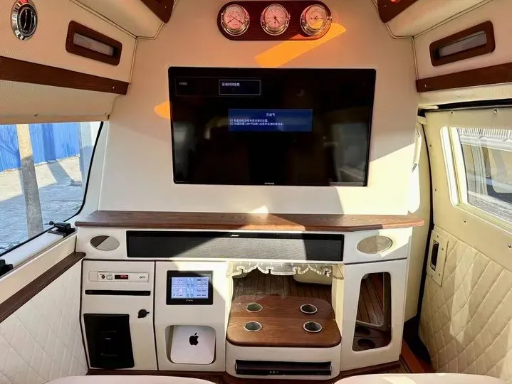 2011 Ford E350 5.4L 258HP V8 5AT,autocango,china used car exporter,china ev exporter,chinese used car exporter,chinese used ev exporter