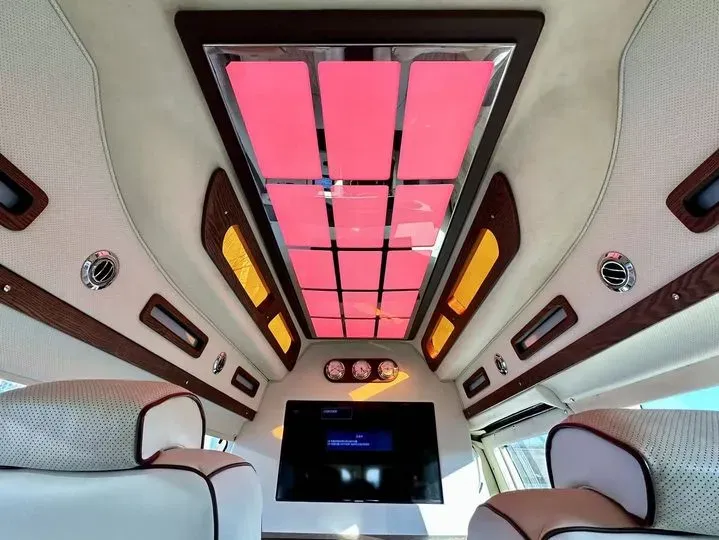 2011 Ford E350 5.4L 258HP V8 5AT,autocango,china used car exporter,china ev exporter,chinese used car exporter,chinese used ev exporter