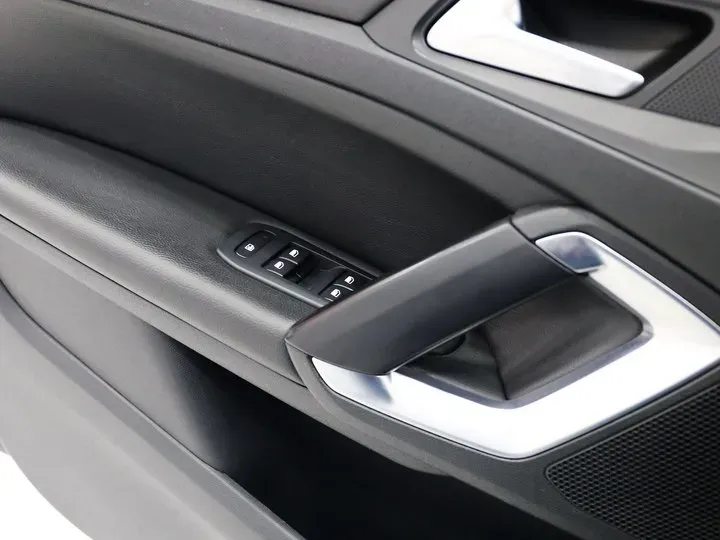 2015 Peugeot 308S 1.6T 167HP L4 6AT,autocango,china used car exporter,china ev exporter,chinese used car exporter,chinese used ev exporter