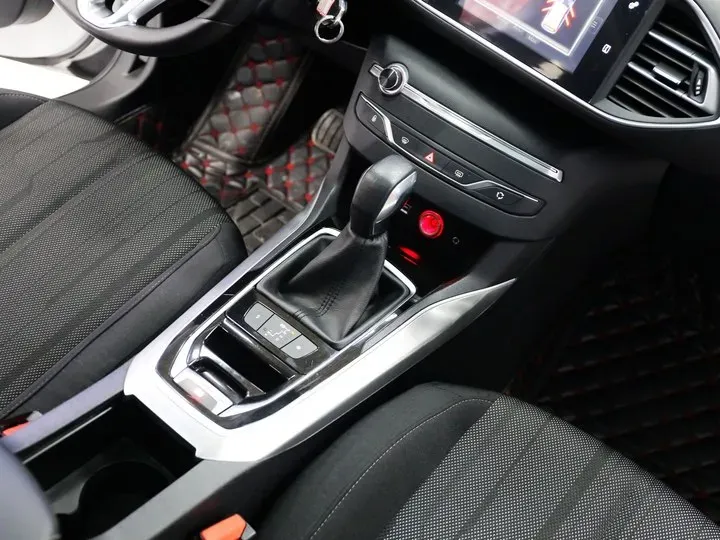 2015 Peugeot 308S 1.6T 167HP L4 6AT,autocango,china used car exporter,china ev exporter,chinese used car exporter,chinese used ev exporter