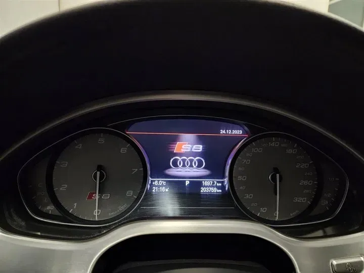 2014 Audi S8 4.0T 520HP V8 8AT,autocango,china used car exporter,china ev exporter,chinese used car exporter,chinese used ev exporter