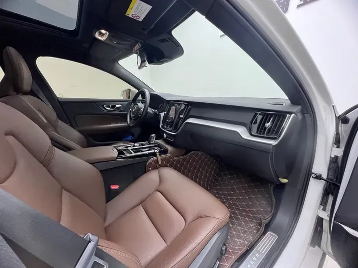 2021 Volvo S60 2.0T 303HP L4 8AT PHEV 11.6KWH,autocango,china used car exporter,china ev exporter,chinese used car exporter,chinese used ev exporter