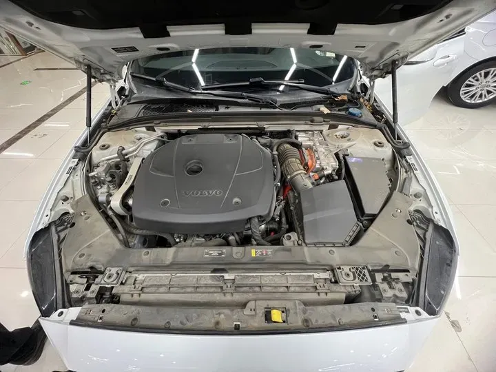 2021 Volvo S60 2.0T 303HP L4 8AT PHEV 11.6KWH,autocango,china used car exporter,china ev exporter,chinese used car exporter,chinese used ev exporter