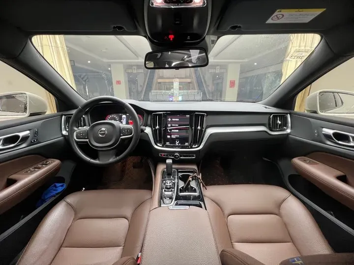 2021 Volvo S60 2.0T 303HP L4 8AT PHEV 11.6KWH,autocango,china used car exporter,china ev exporter,chinese used car exporter,chinese used ev exporter