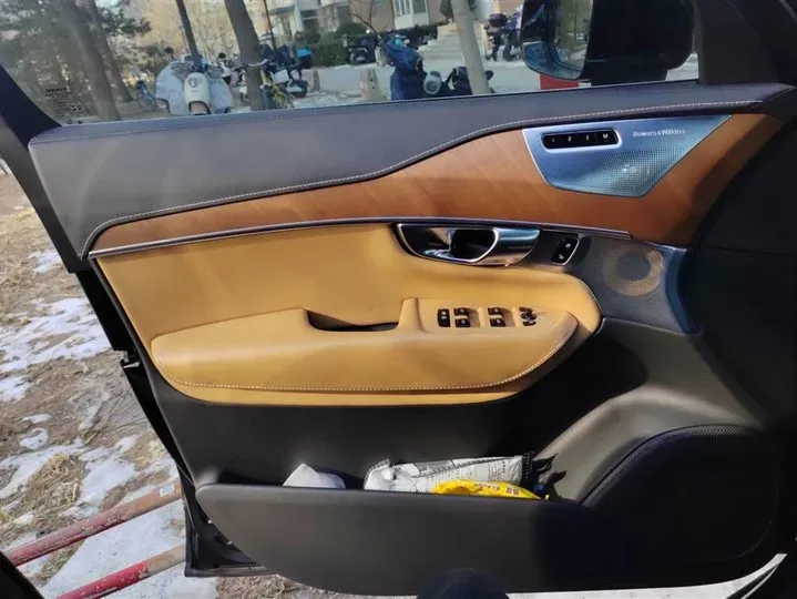 2019 Volvo XC90 2.0T 320HP L4 8AT PHEV 10.4KWH,autocango,china used car exporter,china ev exporter,chinese used car exporter,chinese used ev exporter