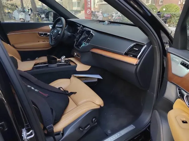 2019 Volvo XC90 2.0T 320HP L4 8AT PHEV 10.4KWH,autocango,china used car exporter,china ev exporter,chinese used car exporter,chinese used ev exporter