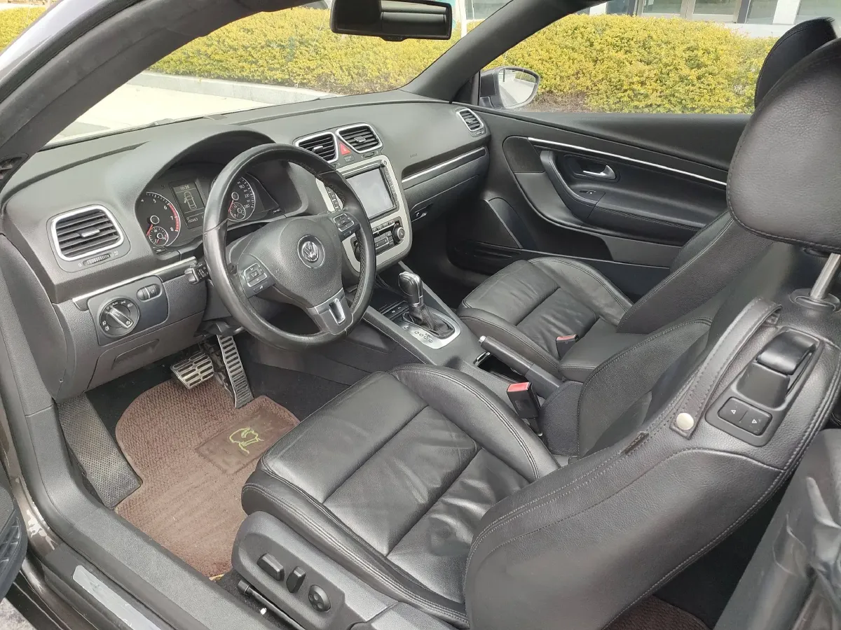 2011 Volkswagen Eos 2.0T 211HP L4 6DCT,autocango,china used car exporter,china ev exporter,chinese used car exporter,chinese used ev exporter