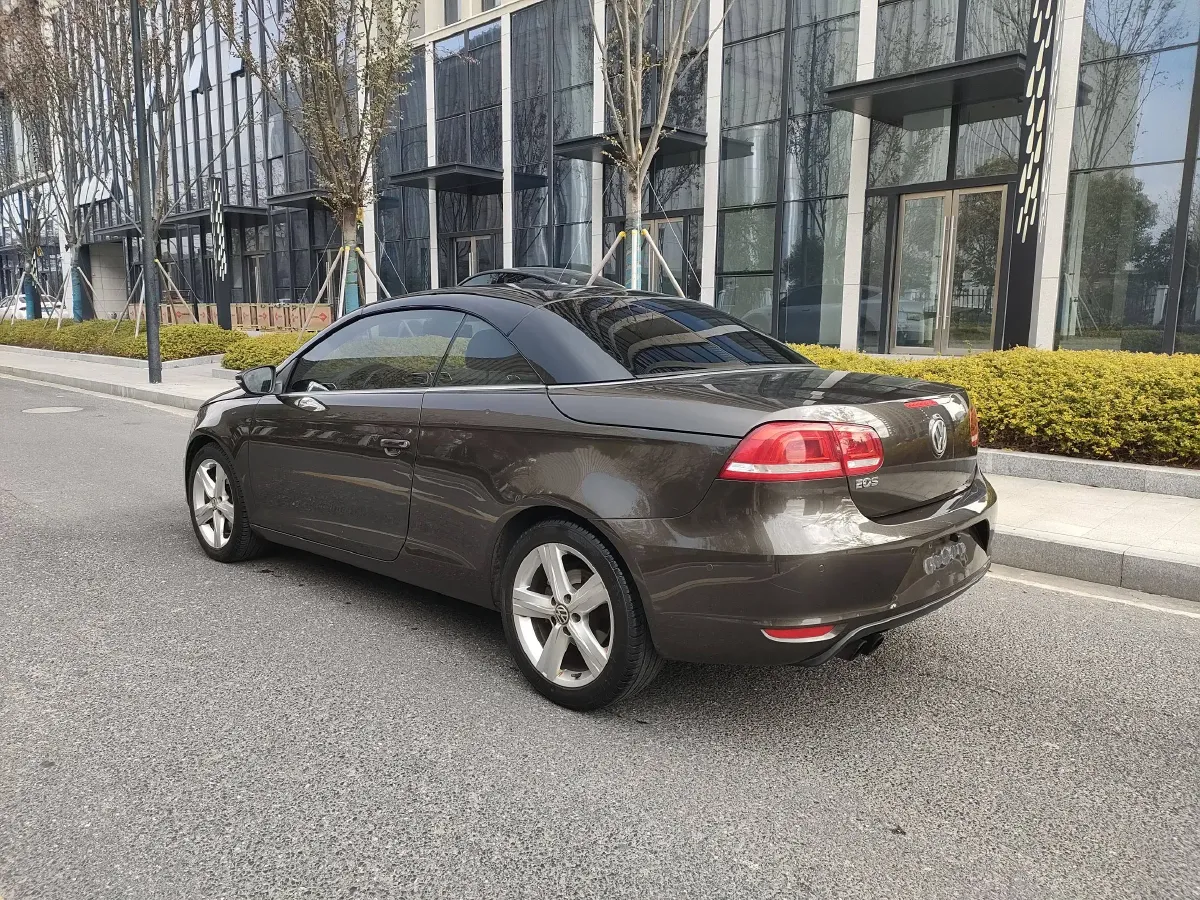 2011 Volkswagen Eos 2.0T 211HP L4 6DCT,autocango,china used car exporter,china ev exporter,chinese used car exporter,chinese used ev exporter