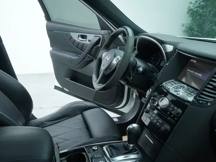 2015 Infiniti QX70 3.7L 351HP V6 7AT,autocango,china used car exporter,china ev exporter,chinese used car exporter,chinese used ev exporter