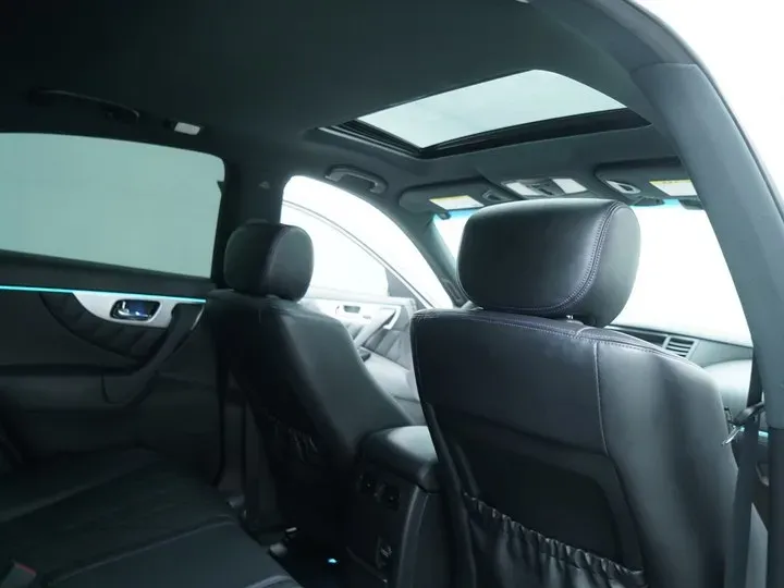 2015 Infiniti QX70 3.7L 351HP V6 7AT,autocango,china used car exporter,china ev exporter,chinese used car exporter,chinese used ev exporter