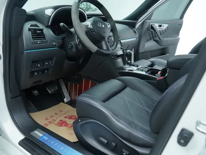 2015 Infiniti QX70 3.7L 351HP V6 7AT,autocango,china used car exporter,china ev exporter,chinese used car exporter,chinese used ev exporter