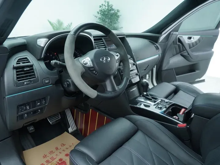 2015 Infiniti QX70 3.7L 351HP V6 7AT,autocango,china used car exporter,china ev exporter,chinese used car exporter,chinese used ev exporter