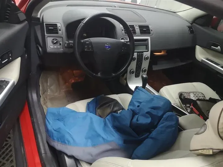 2012 Volvo C30 2.0L 145HP L4 6DCT,autocango,china used car exporter,china ev exporter,chinese used car exporter,chinese used ev exporter