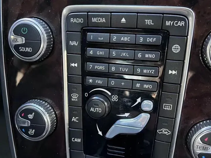 2015 Volvo S80L 2.0T 214HP L5 6AT,autocango,china used car exporter,china ev exporter,chinese used car exporter,chinese used ev exporter