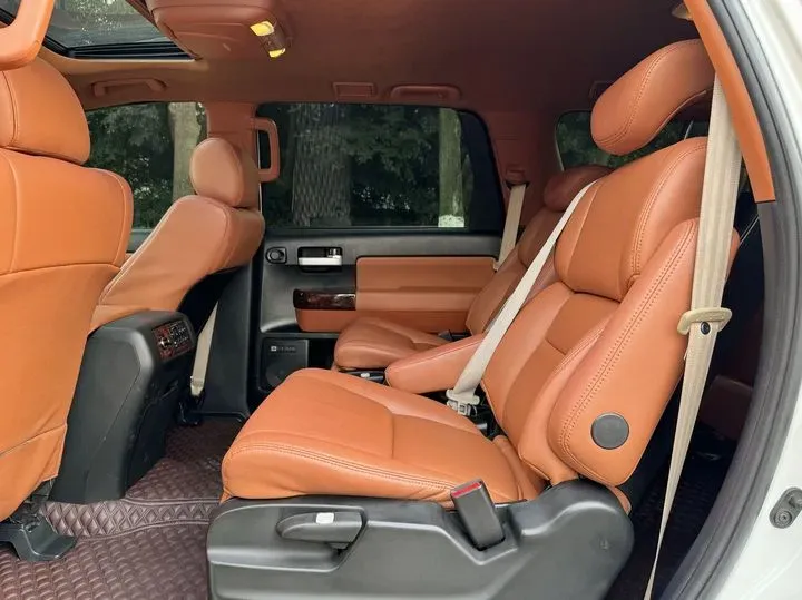 2010 Toyota Sequoia 5.7L 386HP V8 6AT,autocango,china used car exporter,china ev exporter,chinese used car exporter,chinese used ev exporter