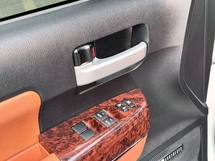 2010 Toyota Sequoia 5.7L 386HP V8 6AT,autocango,china used car exporter,china ev exporter,chinese used car exporter,chinese used ev exporter