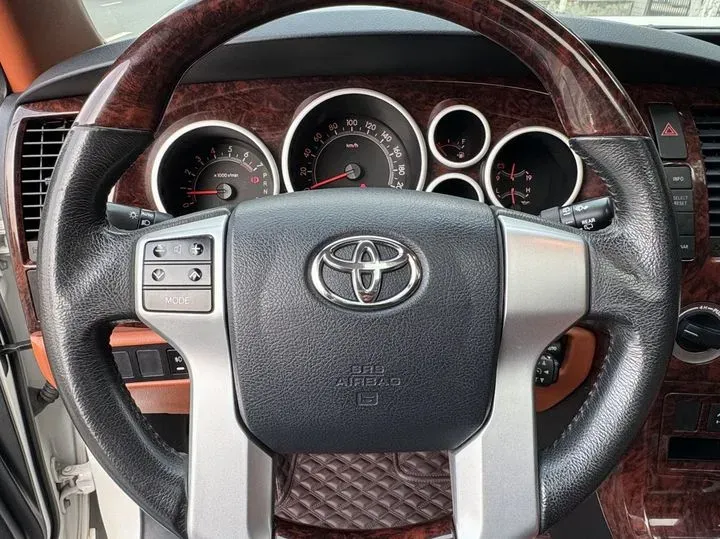 2010 Toyota Sequoia 5.7L 386HP V8 6AT,autocango,china used car exporter,china ev exporter,chinese used car exporter,chinese used ev exporter