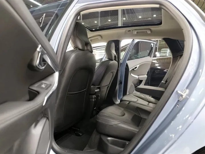 2018 Volvo V40 1.5T 152HP L4 6AT,autocango,china used car exporter,china ev exporter,chinese used car exporter,chinese used ev exporter