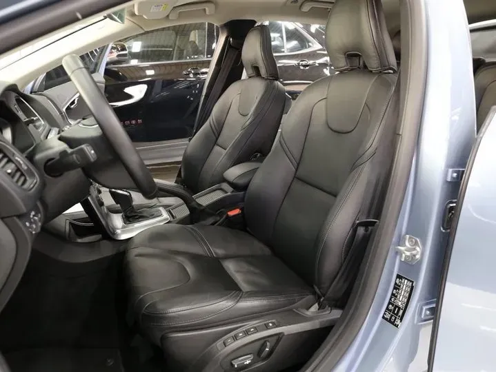 2018 Volvo V40 1.5T 152HP L4 6AT,autocango,china used car exporter,china ev exporter,chinese used car exporter,chinese used ev exporter