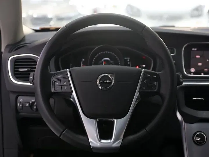 2018 Volvo V40 1.5T 152HP L4 6AT,autocango,china used car exporter,china ev exporter,chinese used car exporter,chinese used ev exporter