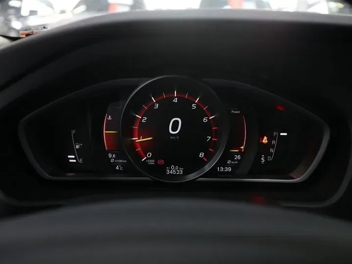 2018 Volvo V40 1.5T 152HP L4 6AT,autocango,china used car exporter,china ev exporter,chinese used car exporter,chinese used ev exporter