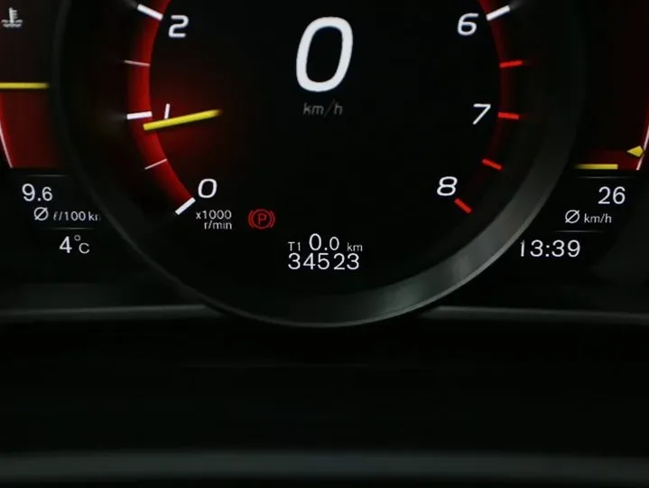 2018 Volvo V40 1.5T 152HP L4 6AT,autocango,china used car exporter,china ev exporter,chinese used car exporter,chinese used ev exporter