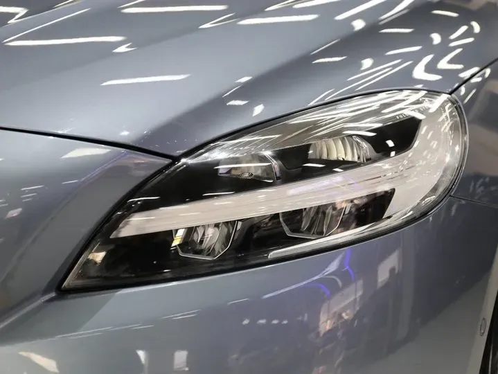 2018 Volvo V40 1.5T 152HP L4 6AT,autocango,china used car exporter,china ev exporter,chinese used car exporter,chinese used ev exporter