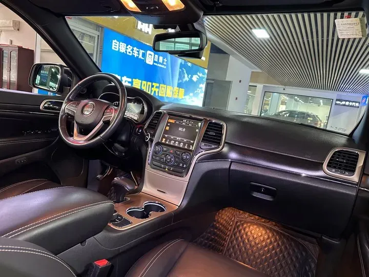 2015 Jeep Grand Cherokee 3.0L 234HP V6 8AT,autocango,china used car exporter,china ev exporter,chinese used car exporter,chinese used ev exporter