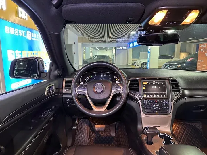 2015 Jeep Grand Cherokee 3.0L 234HP V6 8AT,autocango,china used car exporter,china ev exporter,chinese used car exporter,chinese used ev exporter