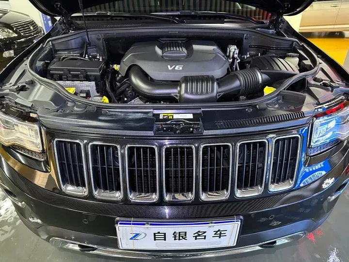 2015 Jeep Grand Cherokee 3.0L 234HP V6 8AT,autocango,china used car exporter,china ev exporter,chinese used car exporter,chinese used ev exporter