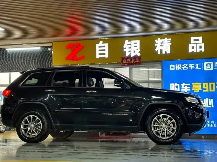2015 Jeep Grand Cherokee 3.0L 234HP V6 8AT,autocango,china used car exporter,china ev exporter,chinese used car exporter,chinese used ev exporter