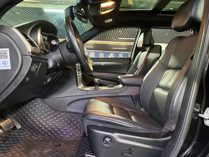 2015 Jeep Grand Cherokee 3.0L 234HP V6 8AT,autocango,china used car exporter,china ev exporter,chinese used car exporter,chinese used ev exporter