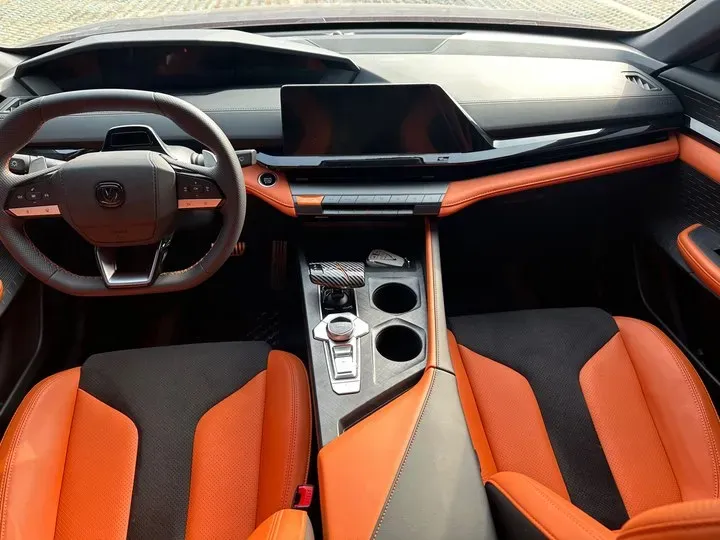 2023 ChangAn UNI-V 1.5T 188HP L4 7DCT,autocango,china used car exporter,china ev exporter,chinese used car exporter,chinese used ev exporter