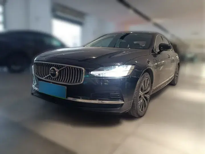 2021 Volvo S90 2.0T 303HP L4 8AT PHEV 11.6KWH