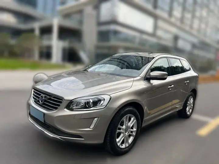 2016 Volvo XC60 2.0T 245HP L4 8AT