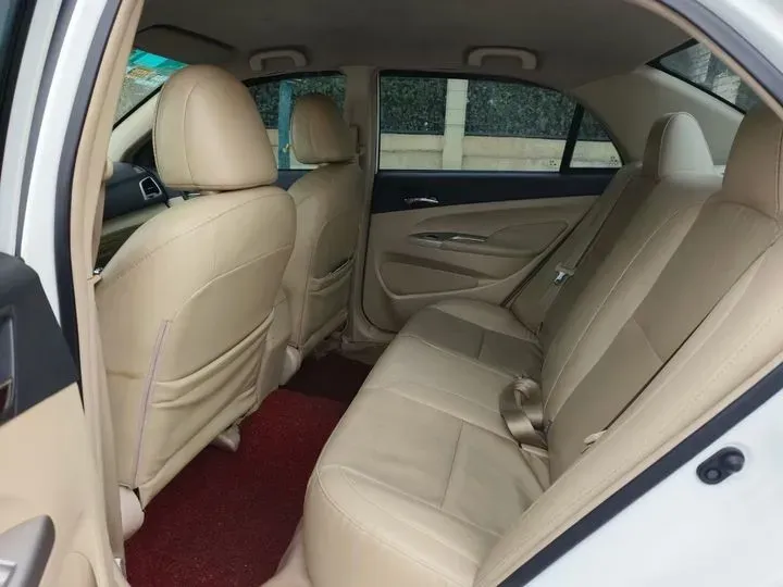 2015 BYD F3 1.5L 109HP L4 5MT,autocango,china used car exporter,china ev exporter,chinese used car exporter,chinese used ev exporter