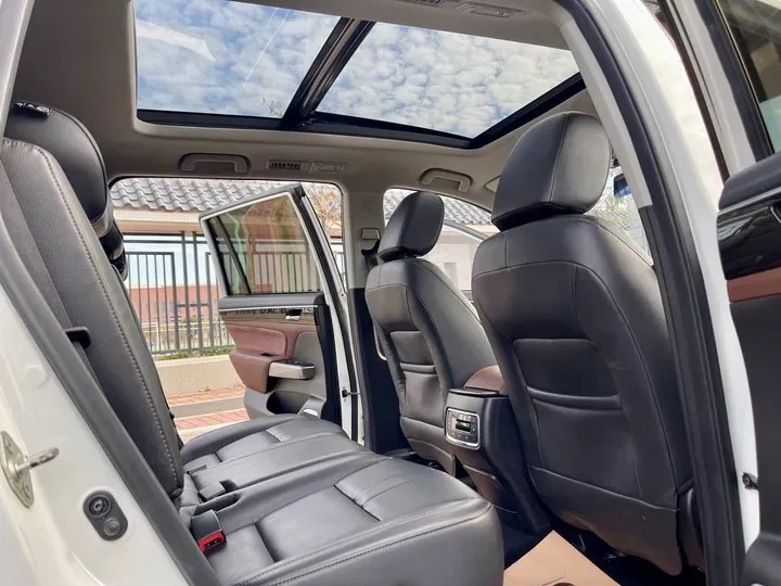 2017 GAC Trumpchi GS8 2.0T 201HP L4 6AT,autocango,china used car exporter,china ev exporter,chinese used car exporter,chinese used ev exporter