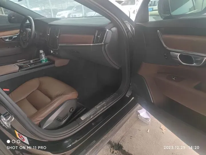 2022 Volvo S90 2.0T 310HP L4 8AT PHEV 18.831KWH,autocango,china used car exporter,china ev exporter,chinese used car exporter,chinese used ev exporter