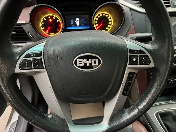 2014 BYD G5 1.5T 154HP L4 6MT,autocango,china used car exporter,china ev exporter,chinese used car exporter,chinese used ev exporter