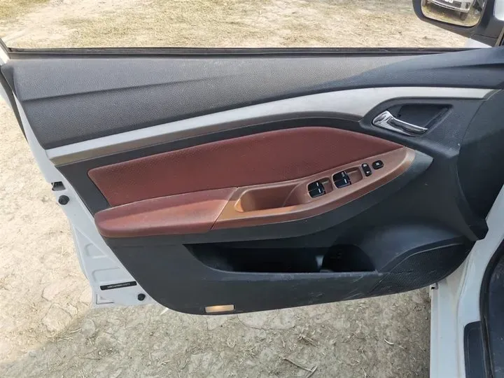 2014 BYD G5 1.5T 154HP L4 6MT,autocango,china used car exporter,china ev exporter,chinese used car exporter,chinese used ev exporter