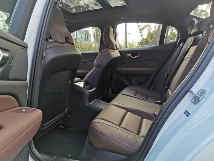 2022 Volvo S60 2.0T 303HP L4 8AT PHEV 11.6KWH,autocango,china used car exporter,china ev exporter,chinese used car exporter,chinese used ev exporter