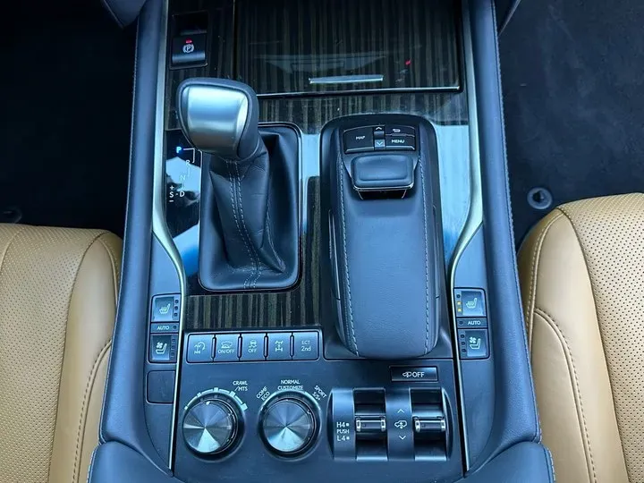 2009 Lexus LX 5.7L 367HP V8 6AT,autocango,china used car exporter,china ev exporter,chinese used car exporter,chinese used ev exporter