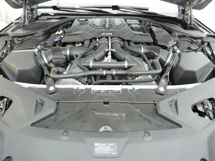 2022 BMW M8 4.4T 625HP V8 8AT,autocango,china used car exporter,china ev exporter,chinese used car exporter,chinese used ev exporter