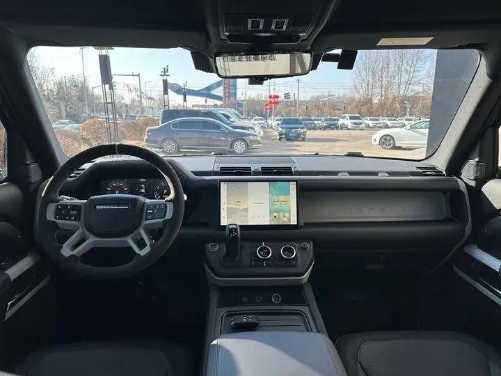 2022 Land Rover Defender 3.0T 400HP L6 8AT,autocango,china used car exporter,china ev exporter,chinese used car exporter,chinese used ev exporter