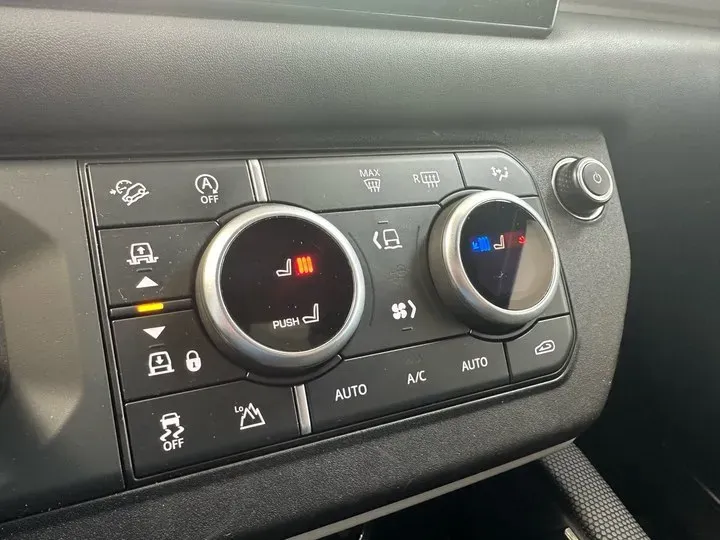 2022 Land Rover Defender 3.0T 400HP L6 8AT,autocango,china used car exporter,china ev exporter,chinese used car exporter,chinese used ev exporter