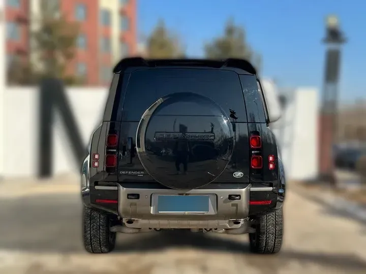 2022 Land Rover Defender 3.0T 400HP L6 8AT,autocango,china used car exporter,china ev exporter,chinese used car exporter,chinese used ev exporter