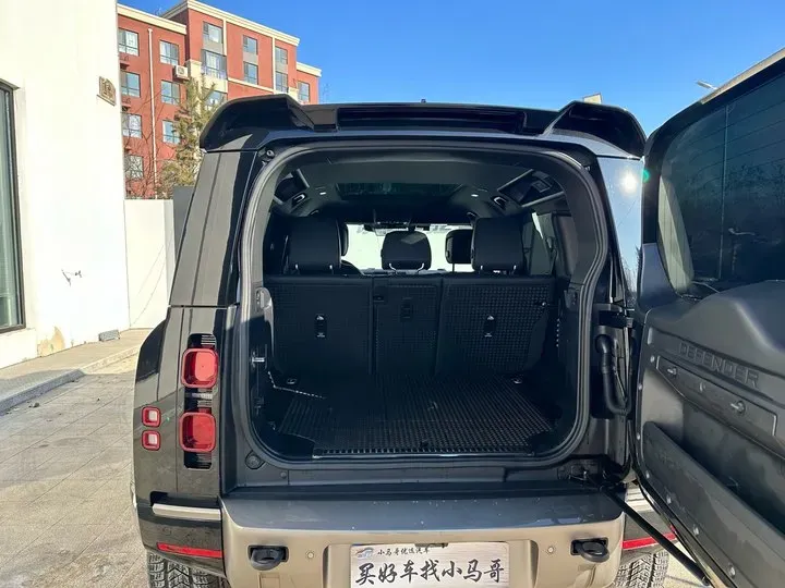 2022 Land Rover Defender 3.0T 400HP L6 8AT,autocango,china used car exporter,china ev exporter,chinese used car exporter,chinese used ev exporter