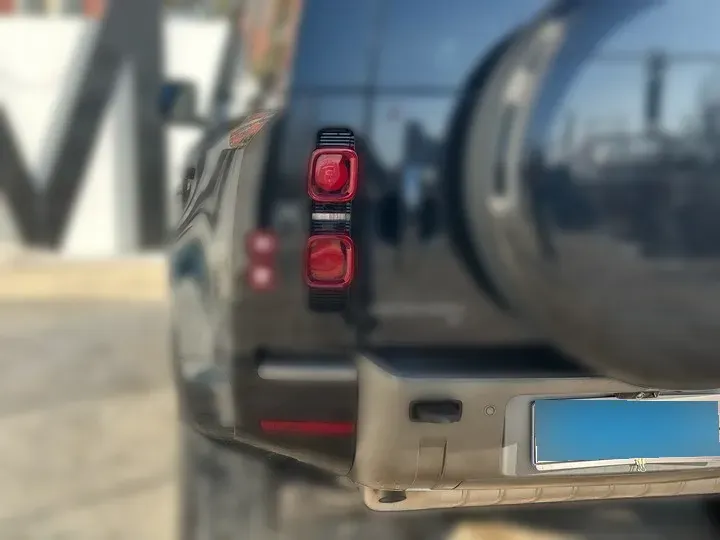 2022 Land Rover Defender 3.0T 400HP L6 8AT,autocango,china used car exporter,china ev exporter,chinese used car exporter,chinese used ev exporter